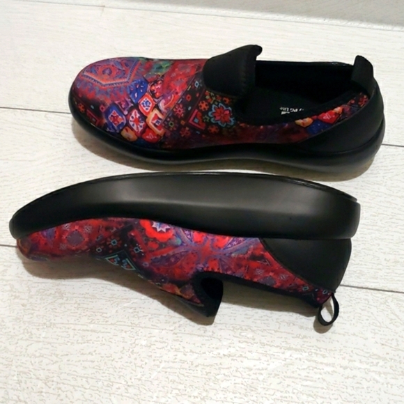 Alegria 36 slip resistant floral sintetic loafers woman shoes